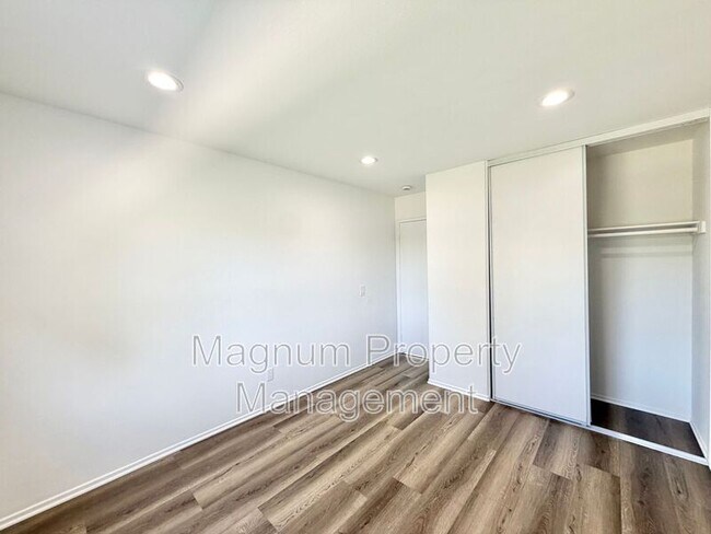 Building Photo - 43391 Calle Morita