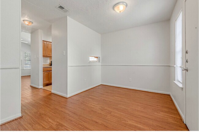 Building Photo - 3401 Timberline Ct