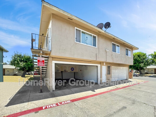 Building Photo - 100 Nedra Ct