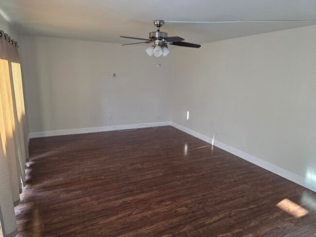 Building Photo - 2359 Waterside Dr