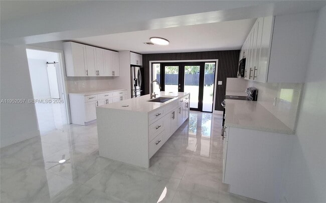 Building Photo - 216 Shadow Way