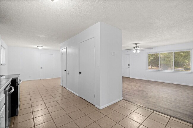 Building Photo - 442 S Monte Vista Ave