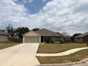 Building Photo - 1824 Fall Creek Ct