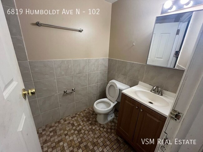 Building Photo - Studio Apartment in Brooklyn Center - Avai...