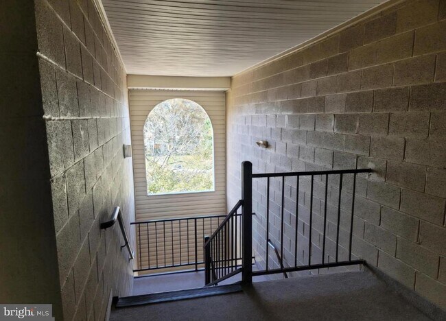 Building Photo - 9565 Battery Heights Blvd