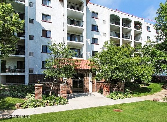 Building Entrance - 475 Plum Creek Dr