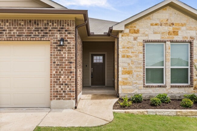 Building Photo - 8110 Bridgepointe Dr