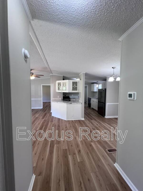Building Photo - 771 Deer View