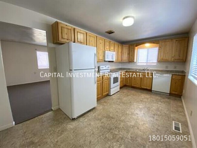 Building Photo - 1126 Crandall Ave S