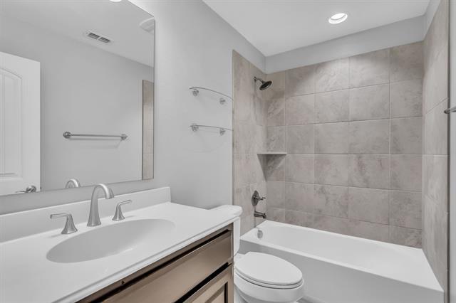 Building Photo - 1241 Wiltshire Dr