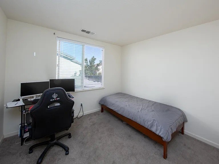 Building Photo - 2168 Wellington Dr