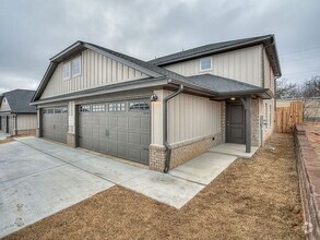 Building Photo - 12000 Rhya Ln