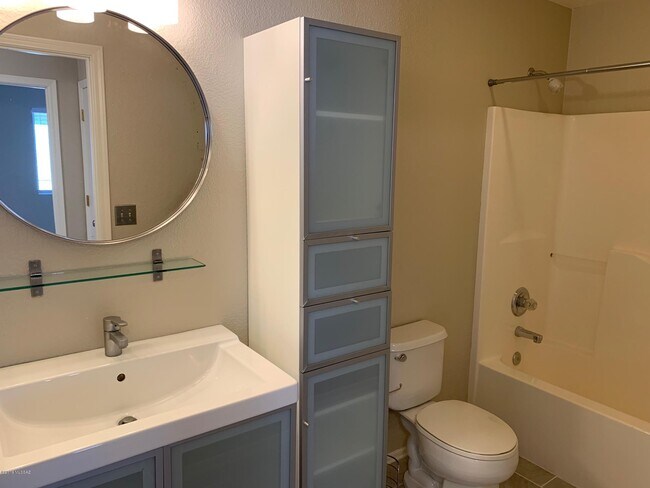 Building Photo - 8824 S Desert Rainbow Dr
