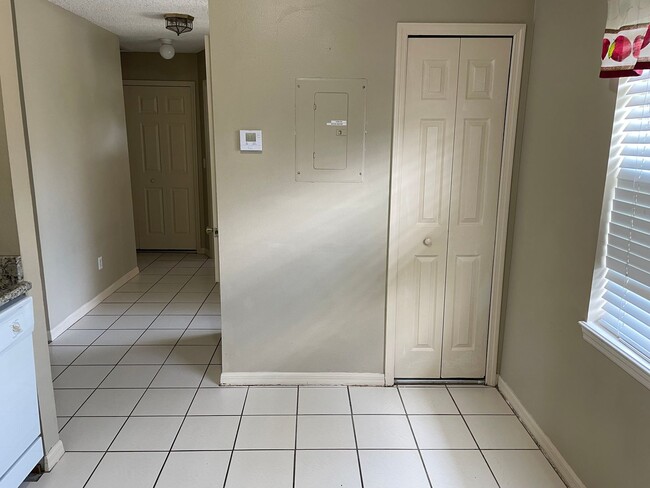 Building Photo - 1/2 Duplex in Winter Park