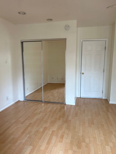 The room can be rented furnished or unfurnished - 2926 W 227th St