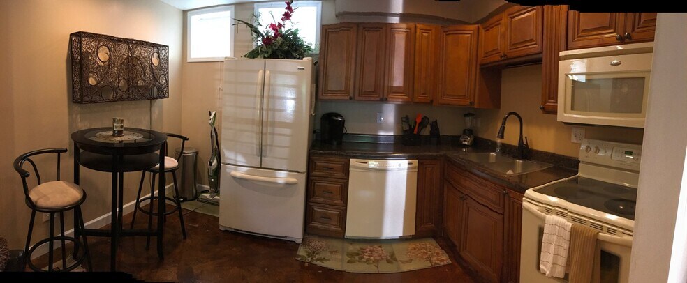 Building Photo - 3908 Old Jonesboro Rd