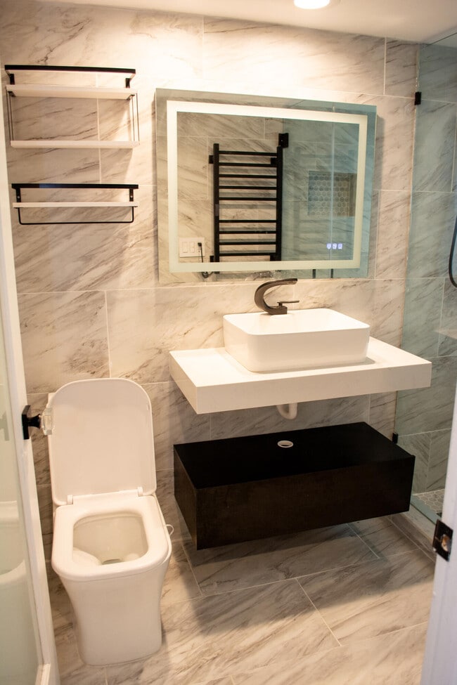 Building Photo - 992 NW 93rd Ave