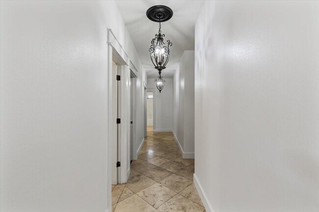 Building Photo - Fantastic 3-bed, 2.5 bath single level home near Downtown Star