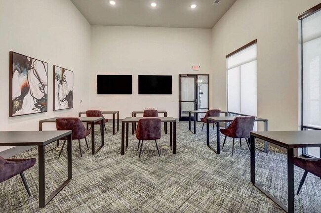 Building Photo - 5005 E Parmer Ln