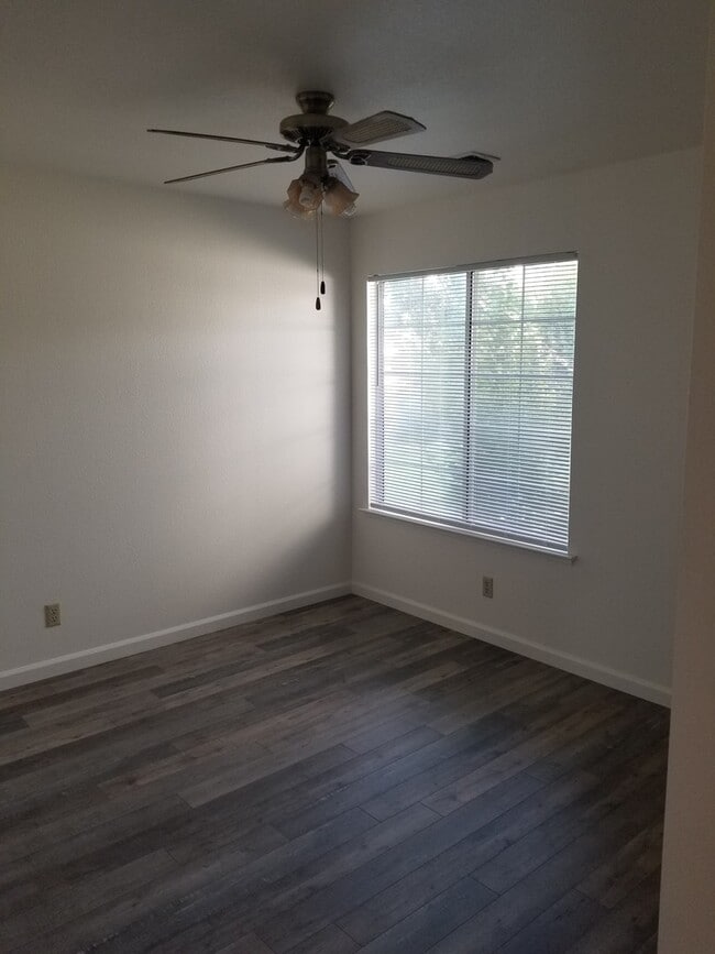 Building Photo - 3 Bedroom 2 Bath Home in Cottonwood