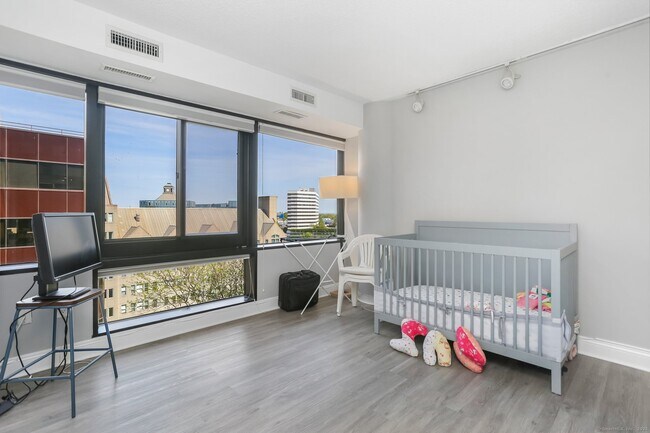 Building Photo - 127 Greyrock Pl
