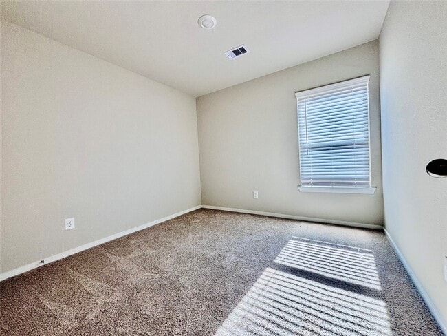 Building Photo - 17327 Ridge Dr