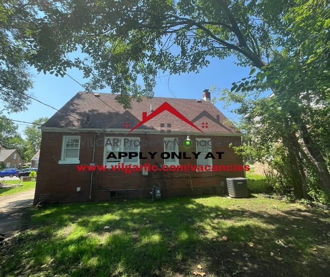 Building Photo - Wow, what a home! This stunning 3 bedroom,...