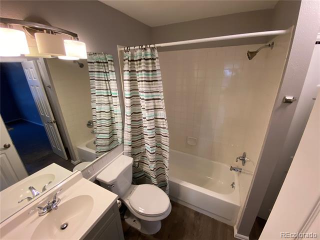 Building Photo - 14303 E Dickinson Dr