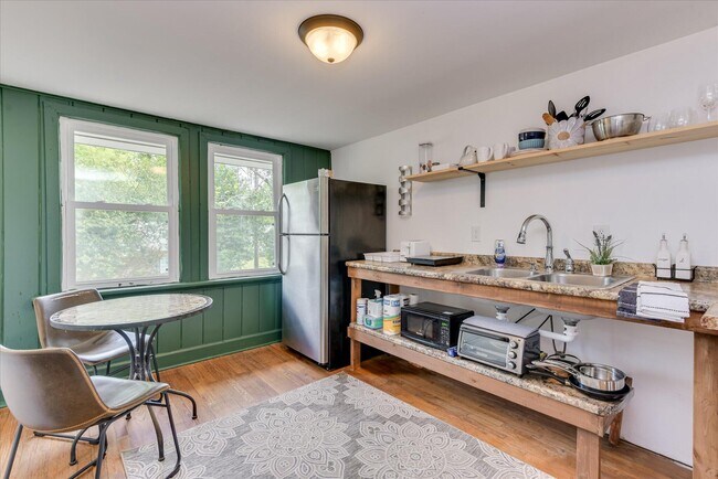 Building Photo - 1532 Colleton Ave SE