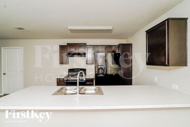 Building Photo - 1936 Heather Glen Dr