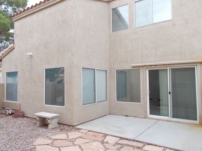 Building Photo - Bright & Spacious 2-Story Home – Move-In R...