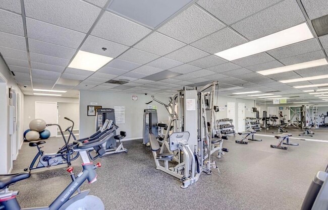 Building Photo - 10746 Oak Bend Way