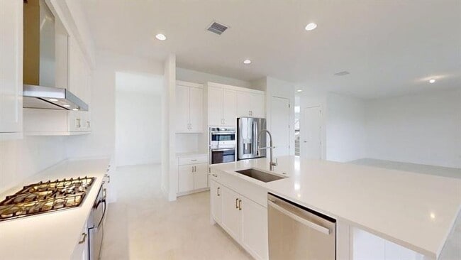 Building Photo - 8299 Essex Country Clb Dr