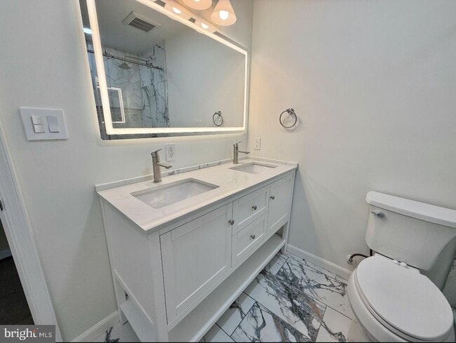 Building Photo - 12410 Iona Sound Dr