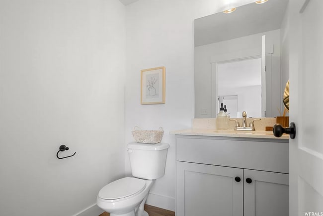 Building Photo - Beautiful Townhome 4 bd & 3.5 bath in American Fork