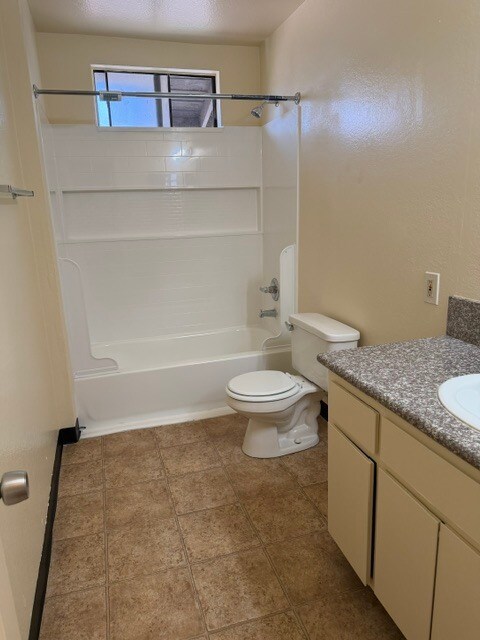 Building Photo - 317 N San Gabriel Ave