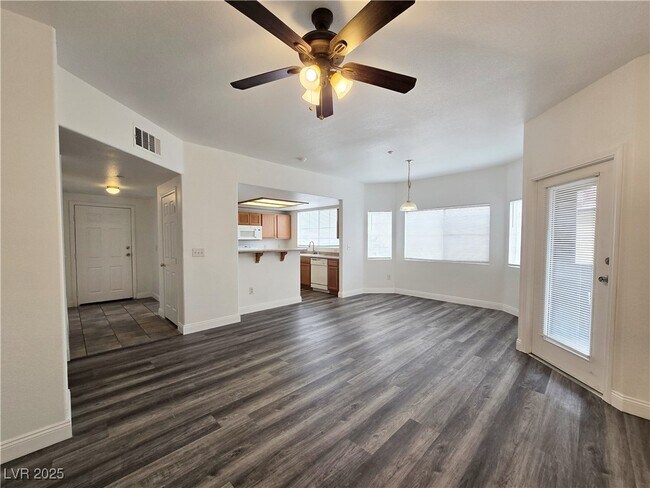 Building Photo - 833 Aspen Peak Loop