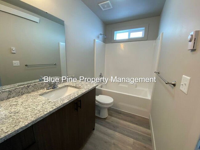 Building Photo - 6255 N Freedom Rd