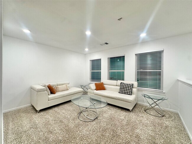 Building Photo - 11218 Beverley Pk St