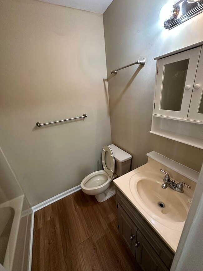 Building Photo - 5 Crosswinds Dr