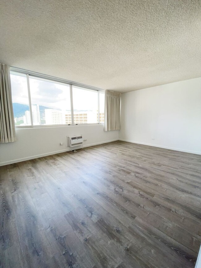 Building Photo - Kapiolani Terrace - Studio w/1 parking & n...