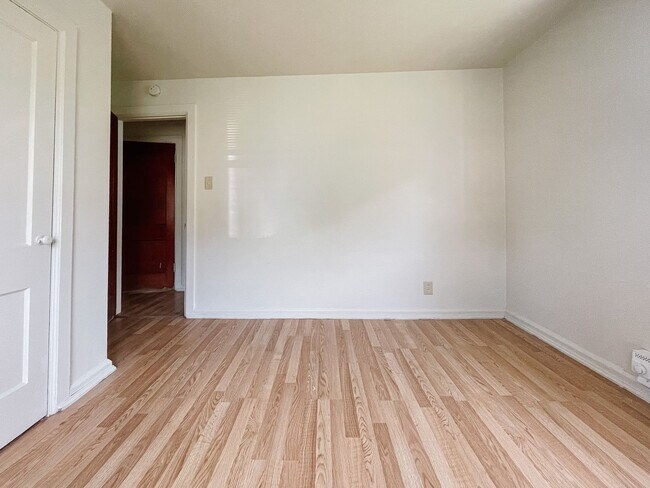 Building Photo - 810 S Luick Ave