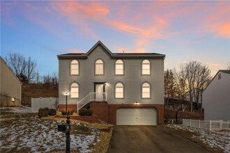 Building Photo - 123 Stratford Ct