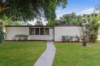 Building Photo - 11823 Dahlia Dr