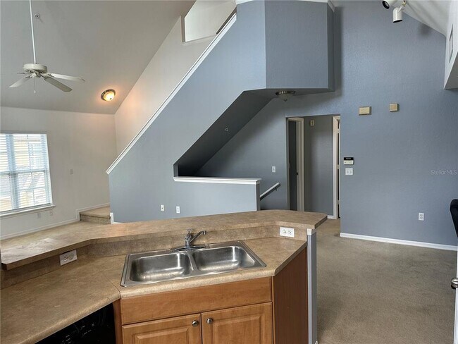 Building Photo - 5601 Rosehill Rd