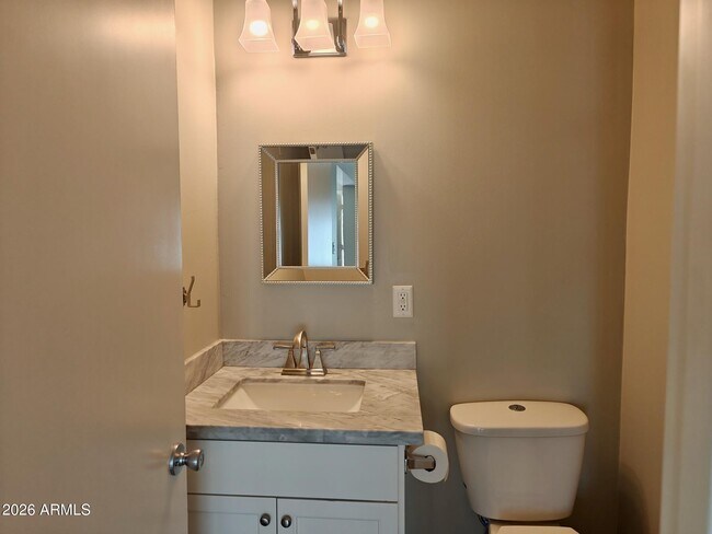 Building Photo - 251 W Buist Ave