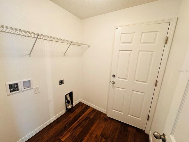 Building Photo - 1090 Woodlark Dr