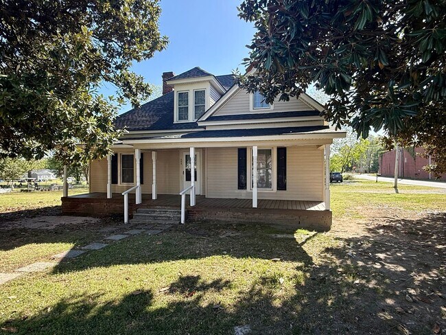 Building Photo - Three Bedroom, 1 Bath Gibsonville Home with Rocking Chair Front Porch