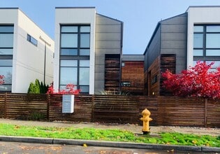 Building Photo - Mount Baker/Columbia City Townhome