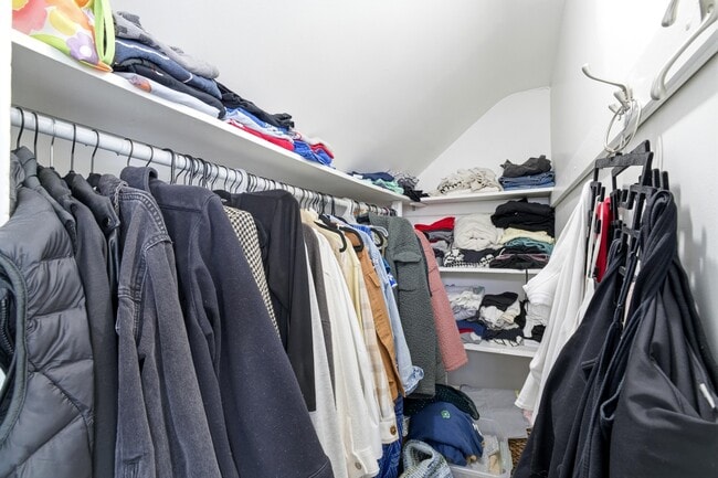 Building Photo - 1374 Ida Ave